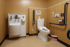 神戸市立総合福祉センター 多目的トイレ